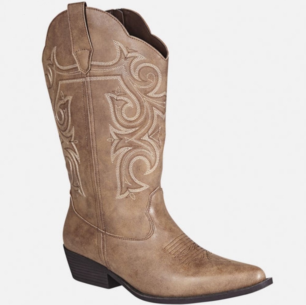 New in box Shelley cowgirl boots